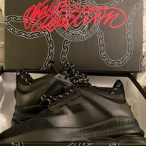 VERSACE CHAIN REACTION SNEAKERS (BLACK)